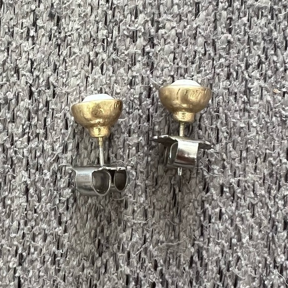 NWOT Lia Sophia Birthday Party Crystal Stud Earrings, October Gold Tone - Picture 3 of 3